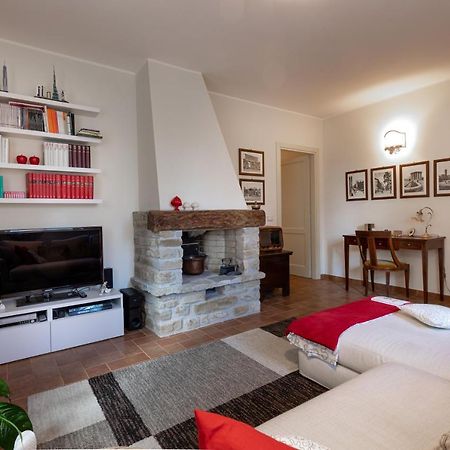 Altra Meta B&B Gubbio Extérieur photo
